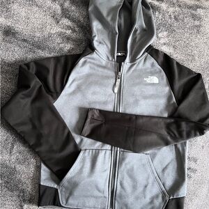 NWOT The North Face Gray and Black Hoodie zipper jacket